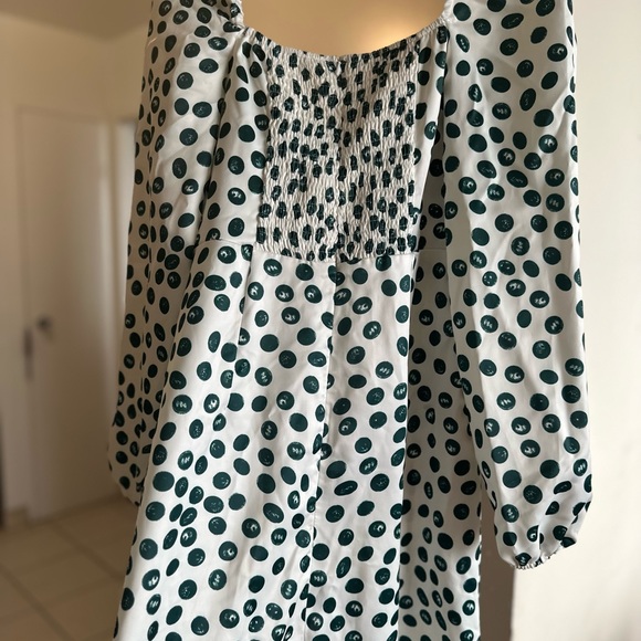 Green polka dot midi dress with a slit - Picture 2 of 5